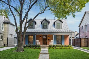 2420 Nottingham St in Houston, TX - Building Photo