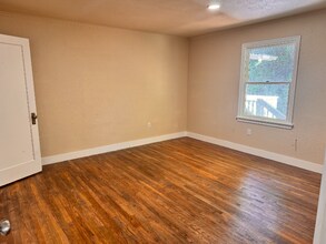 415 124th St S in Parkland, WA - Foto de edificio - Building Photo