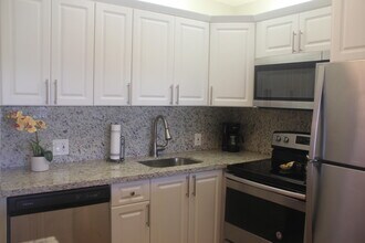 454 Fanshaw K in Boca Raton, FL - Building Photo - Building Photo