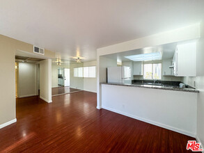 937 10th St in Santa Monica, CA - Building Photo - Building Photo