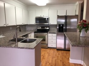 9350 Redmond - Woodinville Rd NE in Redmond, WA - Building Photo - Building Photo