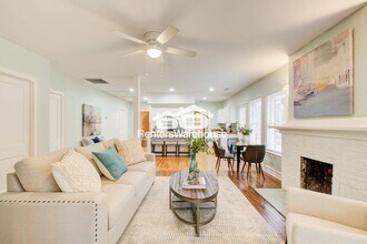 875 White St SW in Atlanta, GA - Foto de edificio - Building Photo