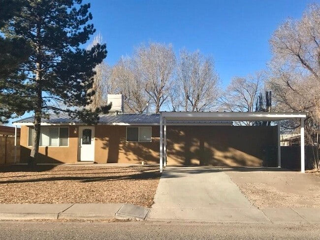 property at 1415 Willow Dr