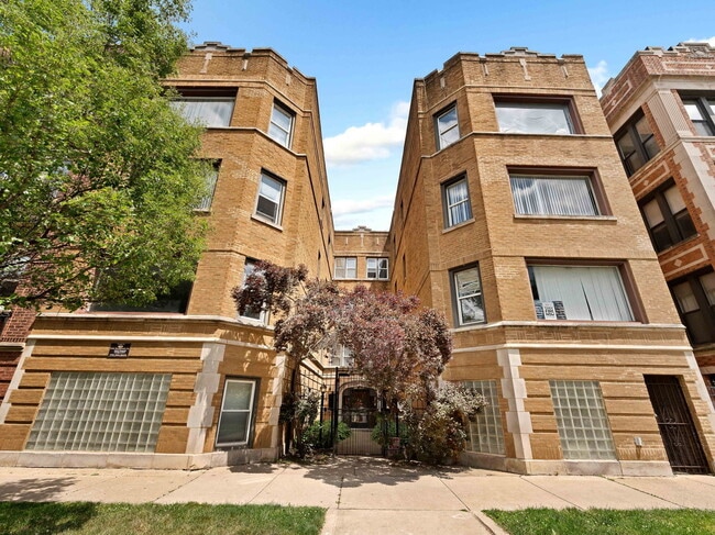 property at 5207 S Drexel Ave