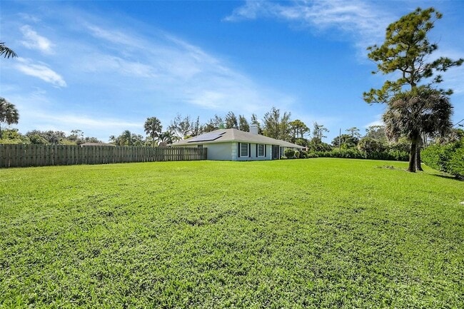 8606 Arrowhead Dr in Wellington, FL - Building Photo - Building Photo