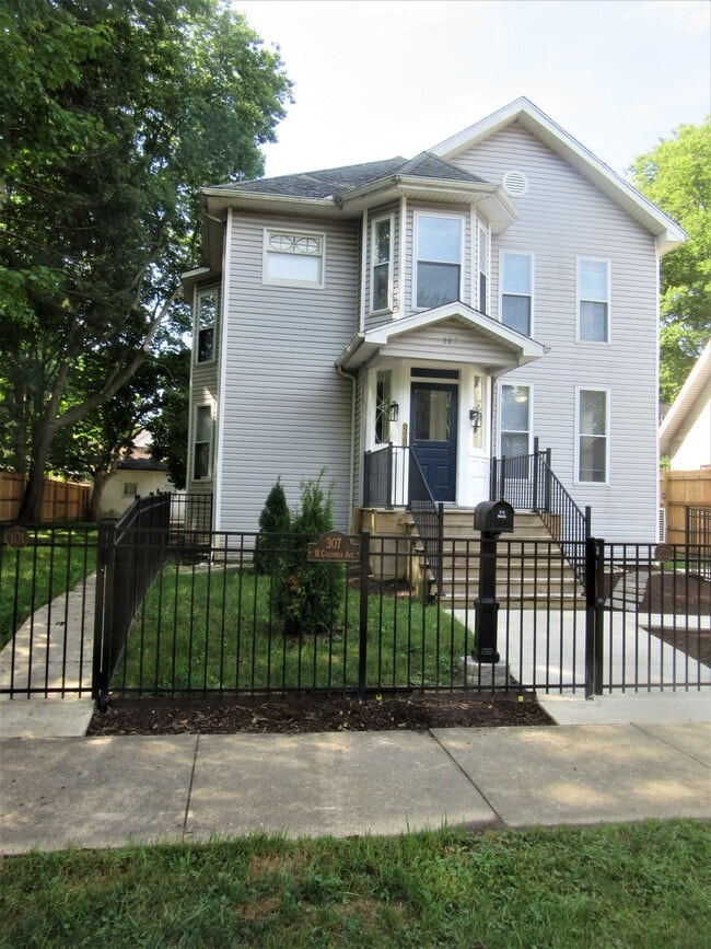 307 W Columbia Ave, Unit 101 in Champaign, IL - Building Photo - Building Photo