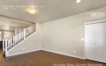 4740 Spring Brook Ct in Bellingham, WA - Building Photo - Building Photo
