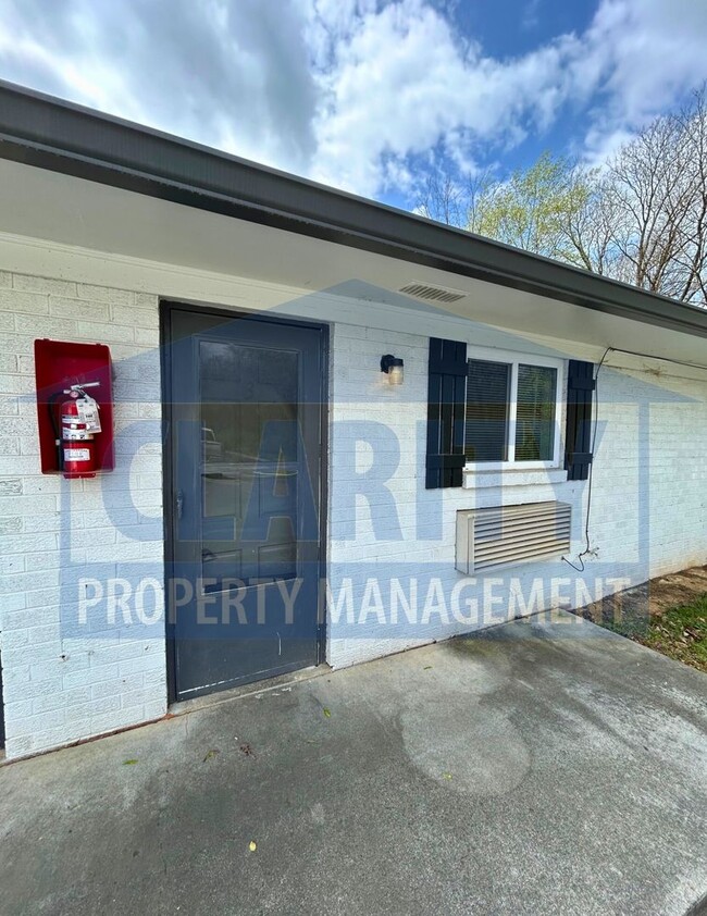 1705 Clemmer St NE in Cleveland, TN - Foto de edificio - Building Photo