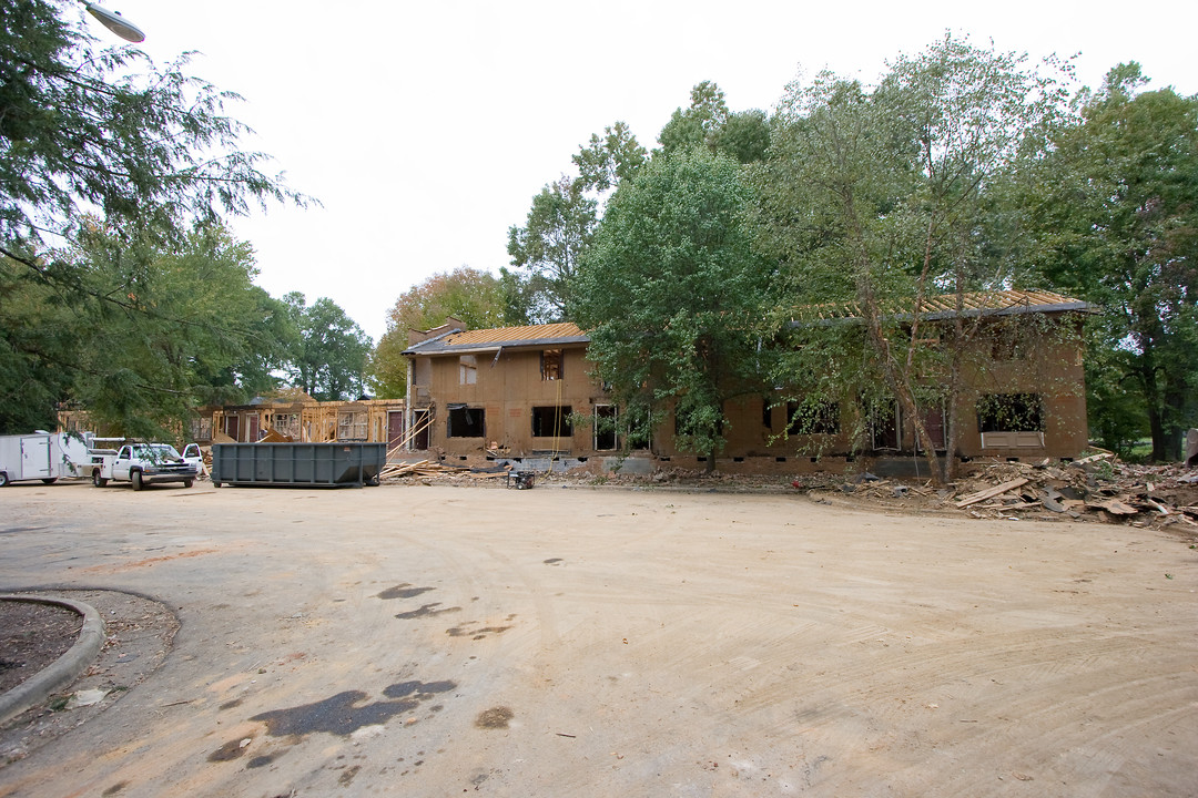 320 S Walker St in Cary, NC - Building Photo