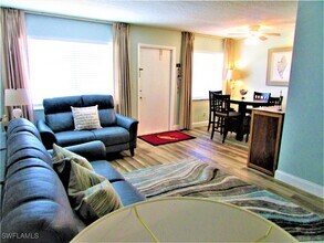 49 Woodland Dr in Vero Beach, FL - Building Photo - Building Photo