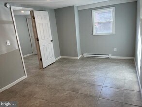 6632 N Broad St in Philadelphia, PA - Building Photo - Building Photo