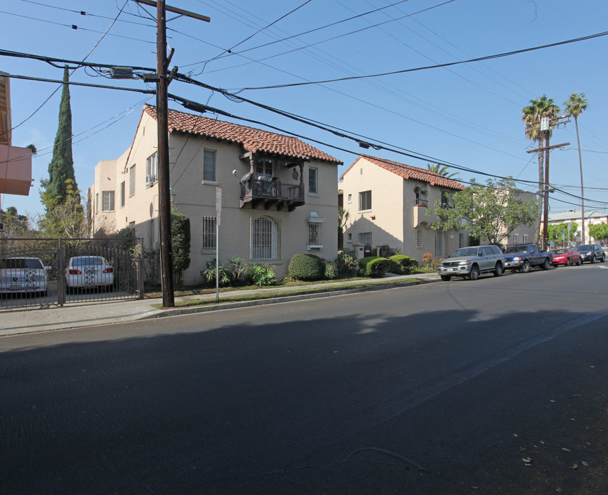 1165 N Hobart Blvd in Los Angeles, CA - Building Photo