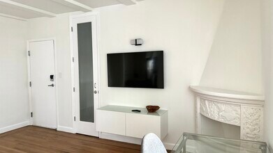 439 15th St in Miami Beach, FL - Building Photo - Building Photo