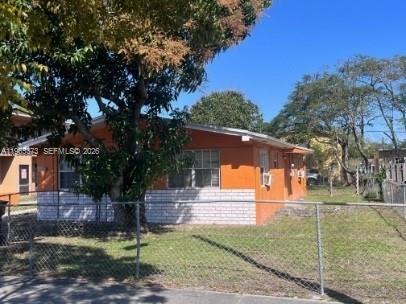 2545 York St-Unit -A in Opa Locka, FL - Building Photo - Building Photo