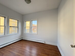 195 Van Nostrand Ave in Jersey City, NJ - Building Photo - Building Photo