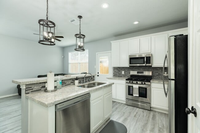 345 Brandy Ridge Ln in Dickinson, TX - Building Photo - Building Photo