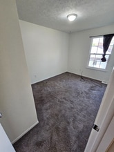 2901 Staten Ave in Lansing, MI - Foto de edificio - Building Photo
