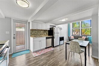 2618 Monroe St in Hollywood, FL - Foto de edificio - Building Photo