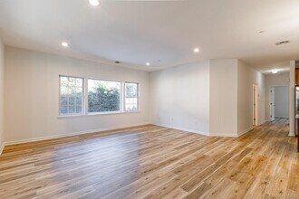 975 Main St in Farmingdale, NY - Building Photo - Building Photo