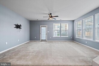 32 Healey Ct in Bunker Hill, WV - Building Photo - Building Photo