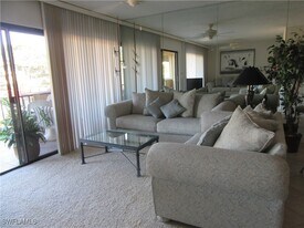 600 Neapolitan Way in Naples, FL - Building Photo