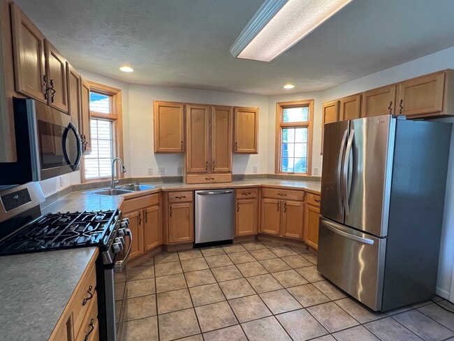 214 W Sixteenth St in Traverse City, MI - Building Photo - Building Photo