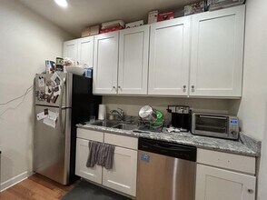 2555 W Eastwood Ave in Chicago, IL - Building Photo - Building Photo