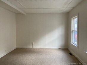 162 High St-Unit -B in Sprague, CT - Building Photo - Building Photo