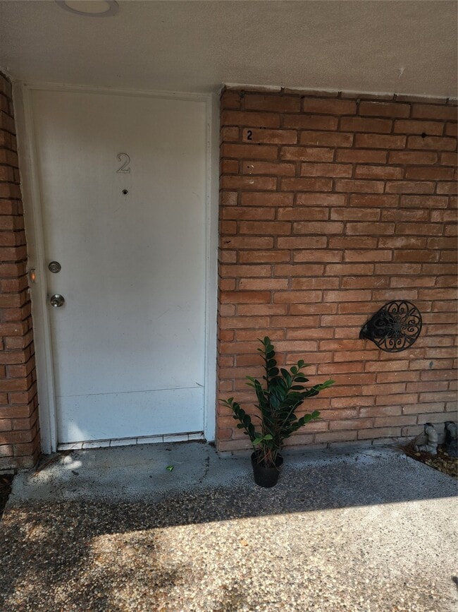 property at 513 S Post Oak Ln