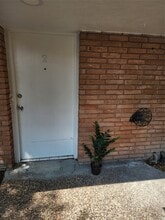 513 S Post Oak Ln in Houston, TX - Building Photo - Building Photo