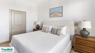 5005 Galleria Dr in Farmers Branch, TX - Foto de edificio - Building Photo