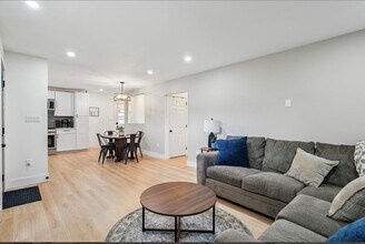 1675 Hollywood Ave in Gloucester Township, NJ - Building Photo - Building Photo
