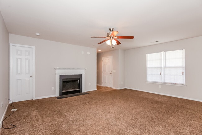 4014 Fifendrum Ln in Charlotte, NC - Building Photo - Building Photo