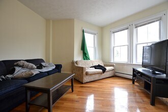 22 Saybrook St, Unit 1 in Boston, MA - Building Photo - Building Photo