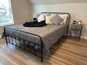 1001 N Elm St in Spokane, WA - Foto de edificio - Building Photo