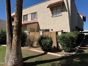 8861 N 12th Pl in Phoenix, AZ - Building Photo - Building Photo