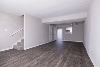Signature at Southfield Apartments in Shreveport, LA - Building Photo - Interior Photo