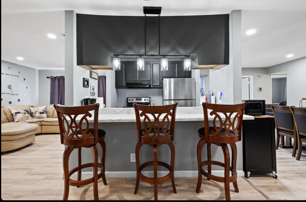 325 Falcon Dr in Vallejo, CA - Foto de edificio