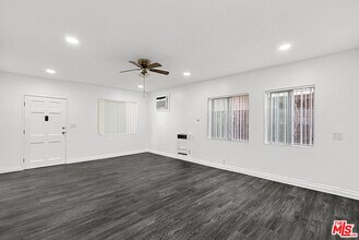 1170 N Bronson Ave in Los Angeles, CA - Building Photo - Building Photo