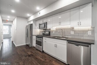 752 S 8th St in Philadelphia, PA - Building Photo - Building Photo