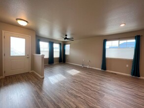 1125 Hummingbird Cir in Longmont, CO - Building Photo - Building Photo