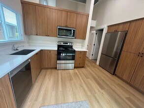 7283 S 1950 E in Cottonwood Heights, UT - Building Photo - Building Photo