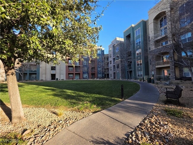 62 E Serene Ave in Las Vegas, NV - Building Photo - Building Photo