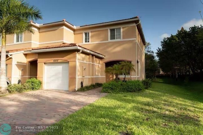 4956 SW 30th Terrace in Fort Lauderdale, FL - Building Photo - Building Photo