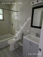 606 Gibbs Rd in Akron, OH - Building Photo - Building Photo