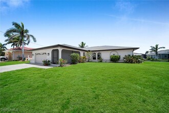 2861 SW 23rd Pl in Cape Coral, FL - Building Photo - Building Photo