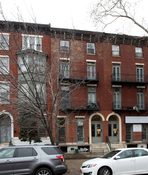 1317 S Broad St in Philadelphia, PA - Building Photo