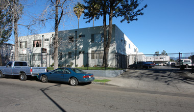 14407-14411 Vose St in Van Nuys, CA - Building Photo - Building Photo