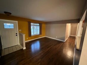 13444 Melanie Dr in Sterling Heights, MI - Foto de edificio - Building Photo