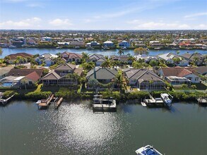 909 Allegro Ln in Apollo Beach, FL - Building Photo - Building Photo